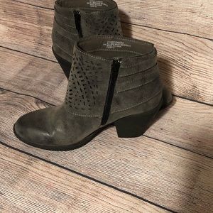 Euro soft booties! Size 6